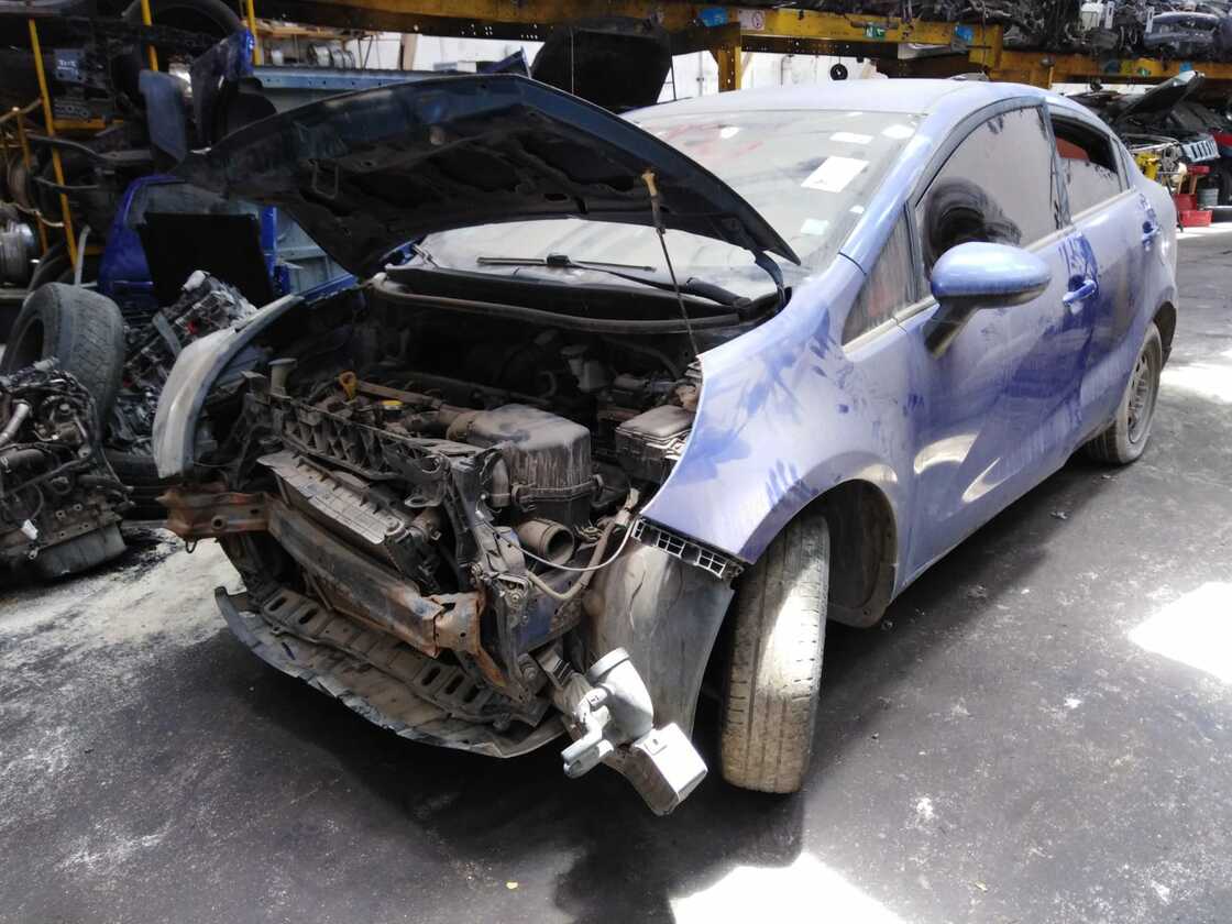  Kia RIO 2012    EN DESARME